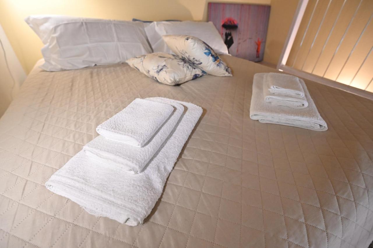 Aura Loving Home Con 4 Posti Letto, Cucina Completa, Terrazzo Ed Un Grande Parco Verde Serravalle d'Asti Dış mekan fotoğraf